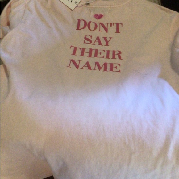 NEW! WILDFOX never name tee 💕 - Picture 4 of 7